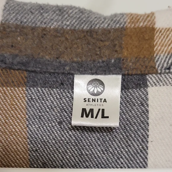 Senita Athletics Women's Rin Shacket In Sandstone Plaid - Picture 2 of 3